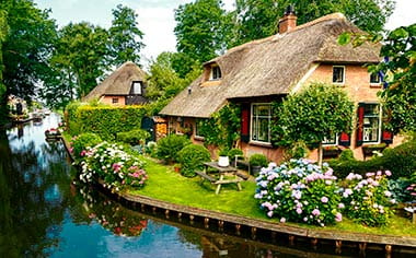 The canal networks of Giethoorn